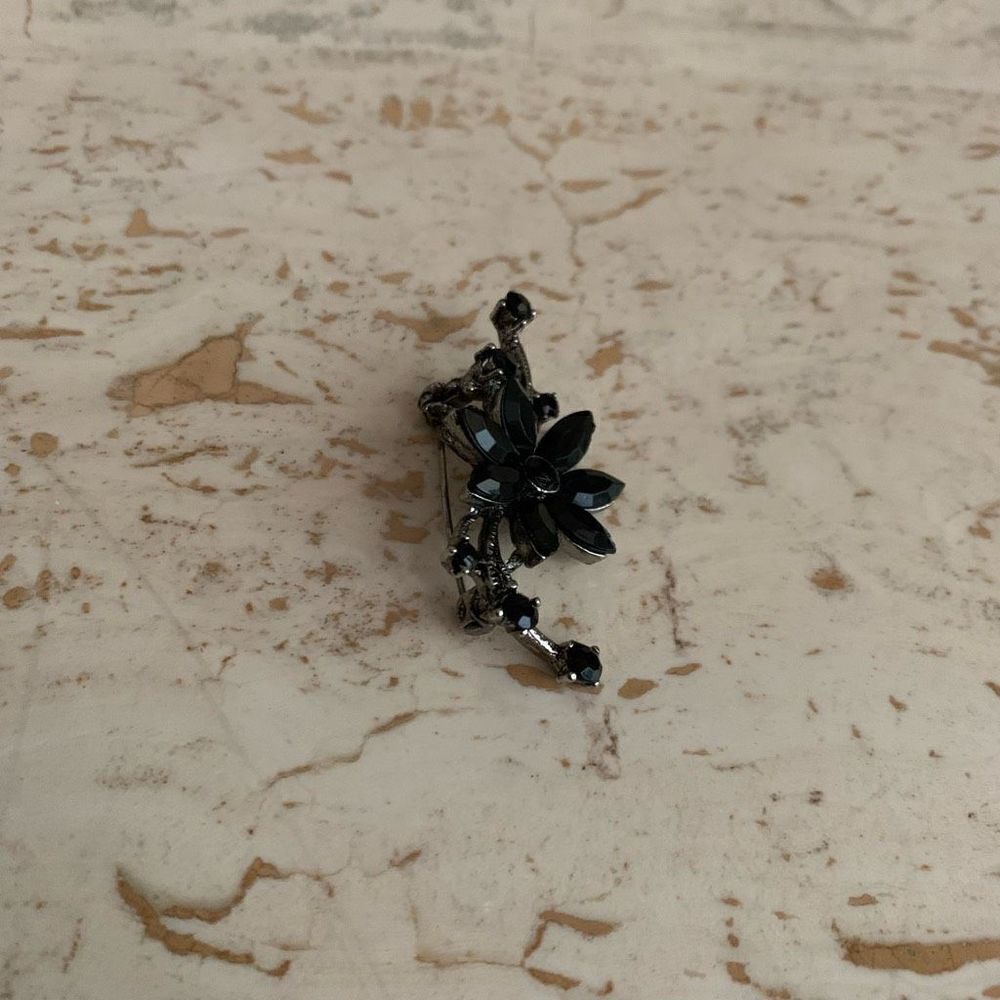 Brooch   - Picture 4 of 9